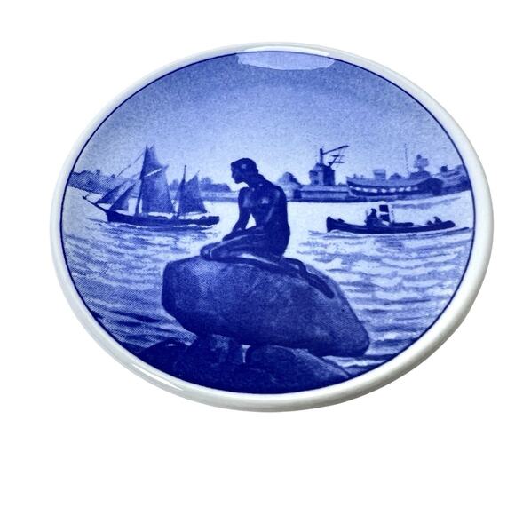Porcelain Wall Art Royal Copenhagen Mini Plate Langelinie Blue Display 3.25 Inch - Picture 2 of 10